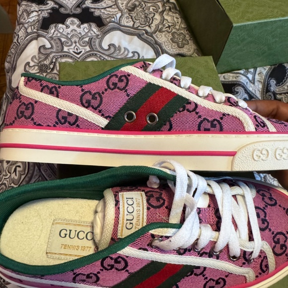 Auth!! Gucci Tennis GG Canvas Shelly Line Sneakers Pink - Picture 8 of 13